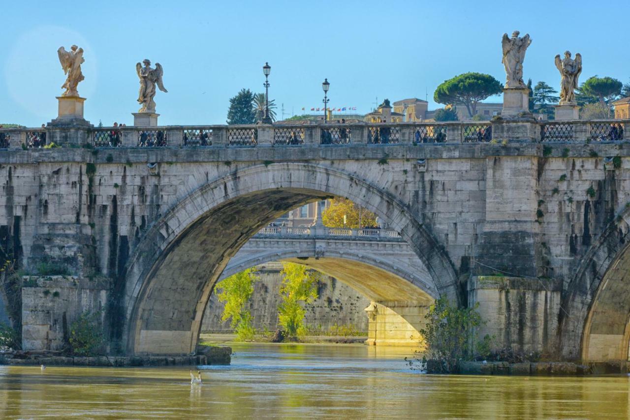 Vatican And Kitchen Hotel