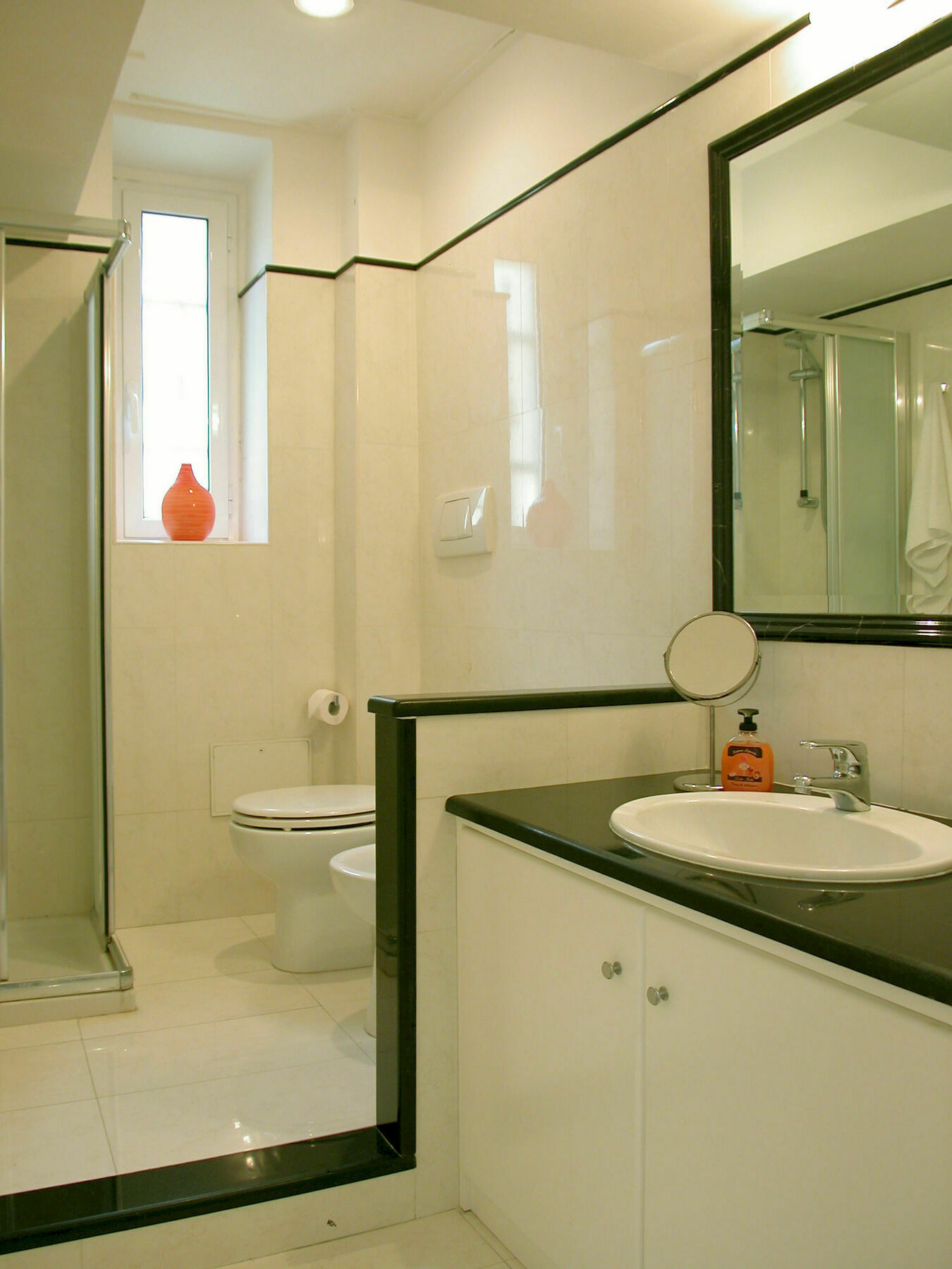 Rent In - Vatican Apartment *