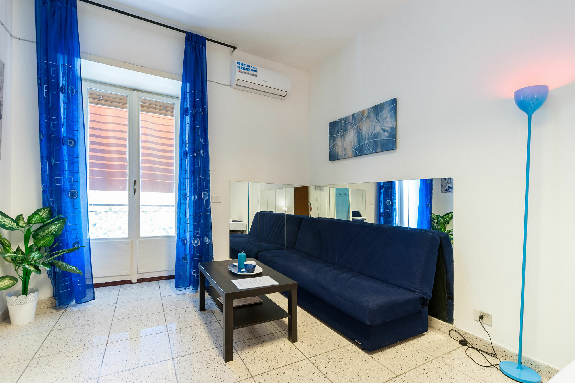 Hosting Flats Rome