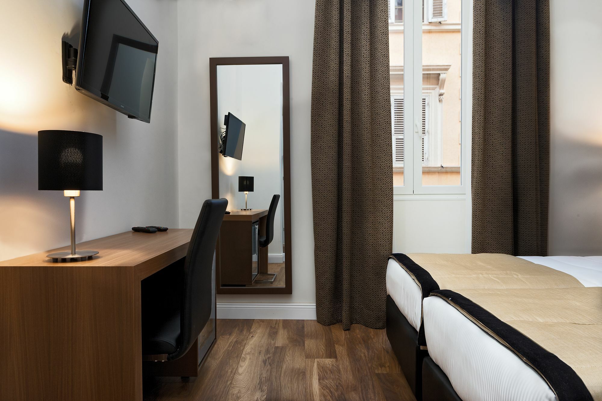 L'obelisque Maison De Luxe 2*