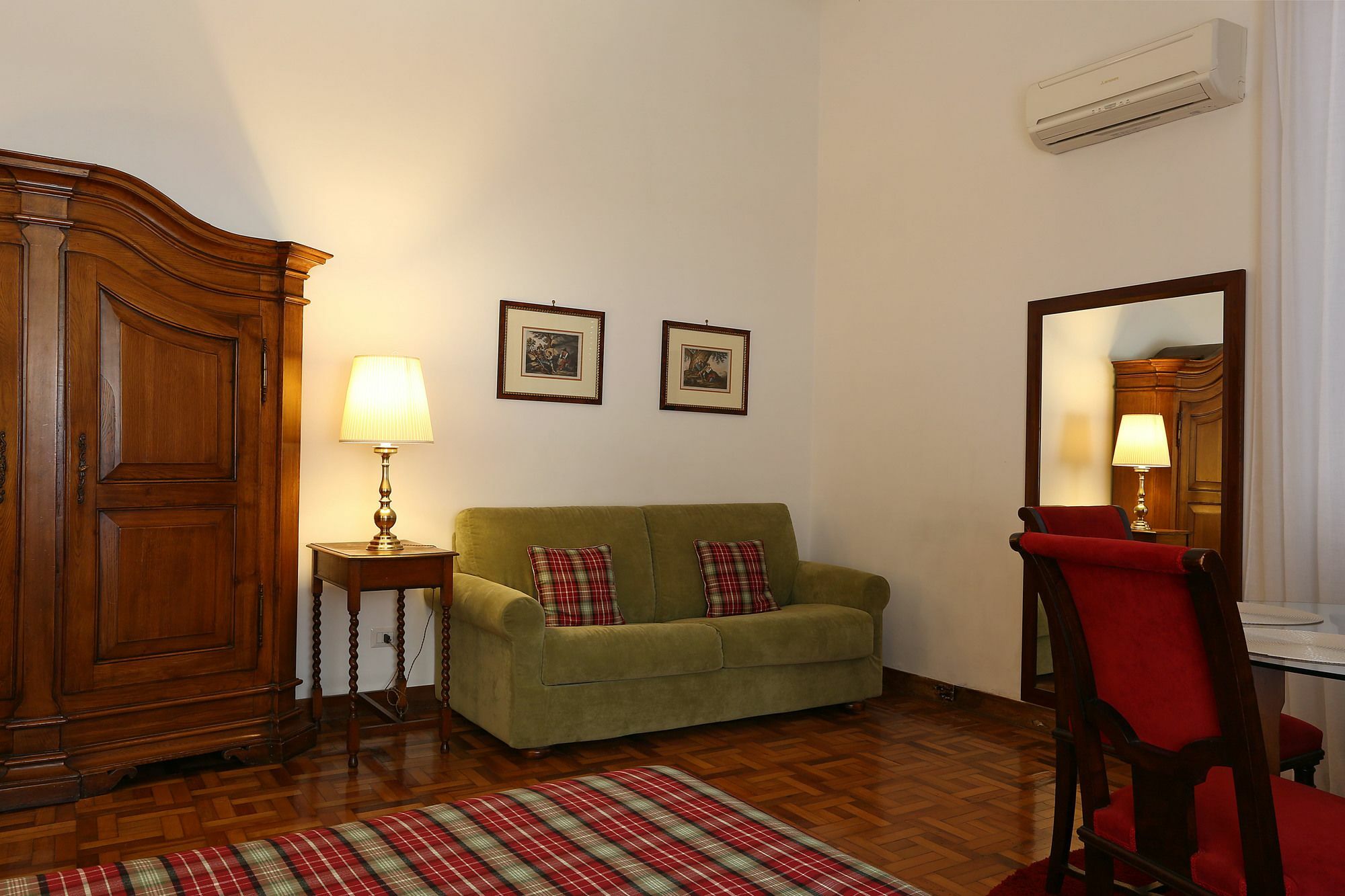 Houspitality Caesar Rome
