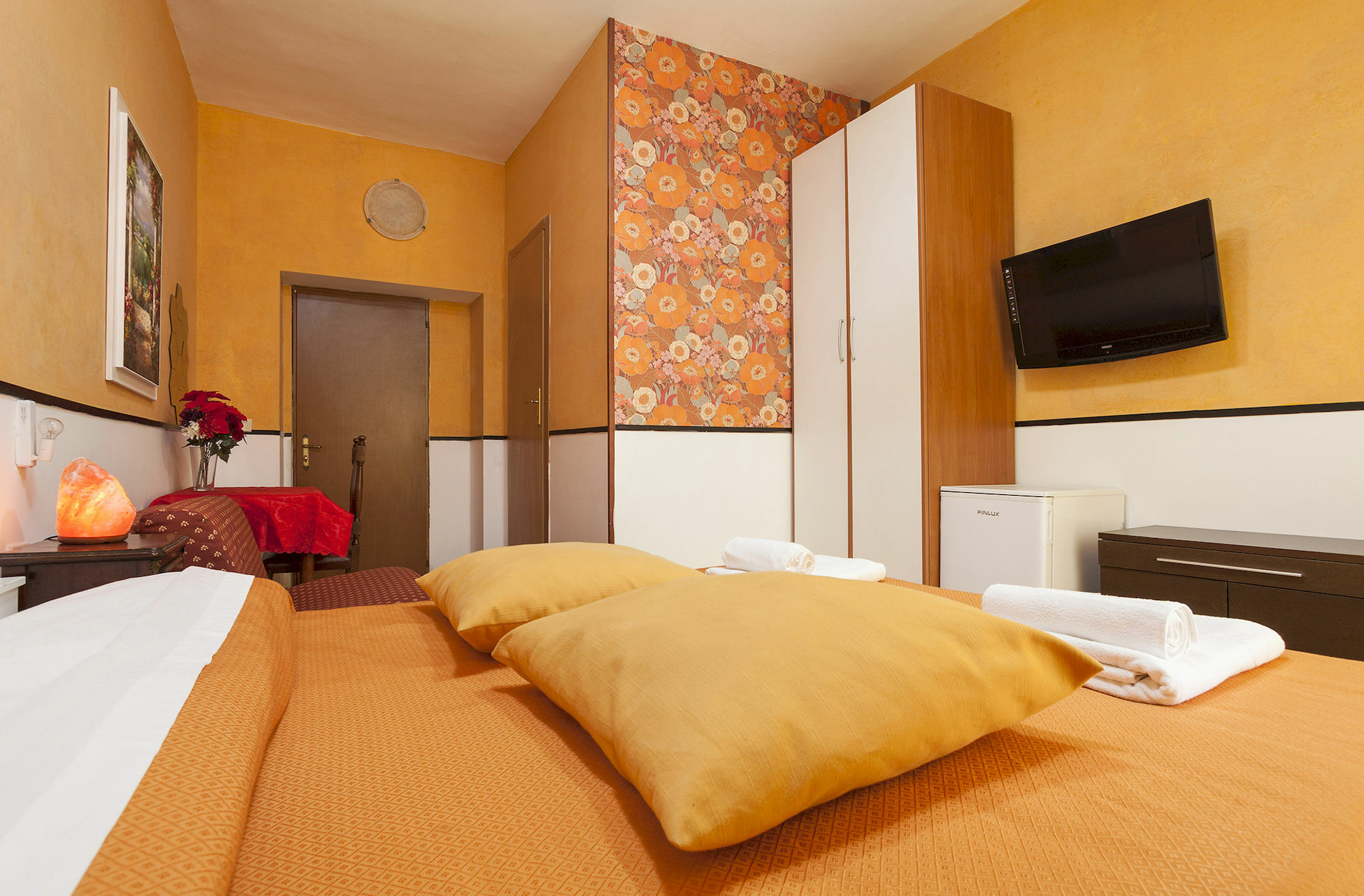 Cicero Center Guest house