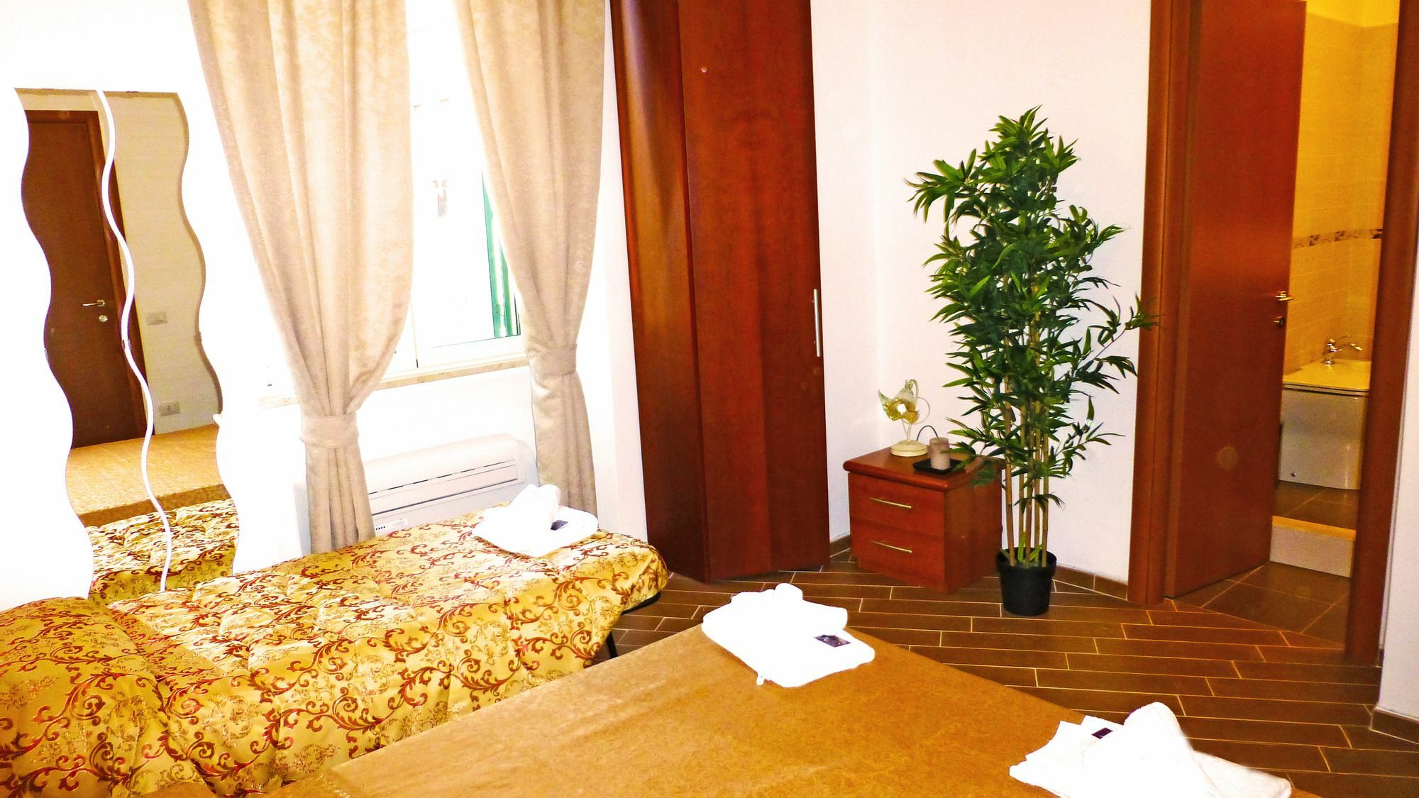 Miclad Colosseum Guest House 3*