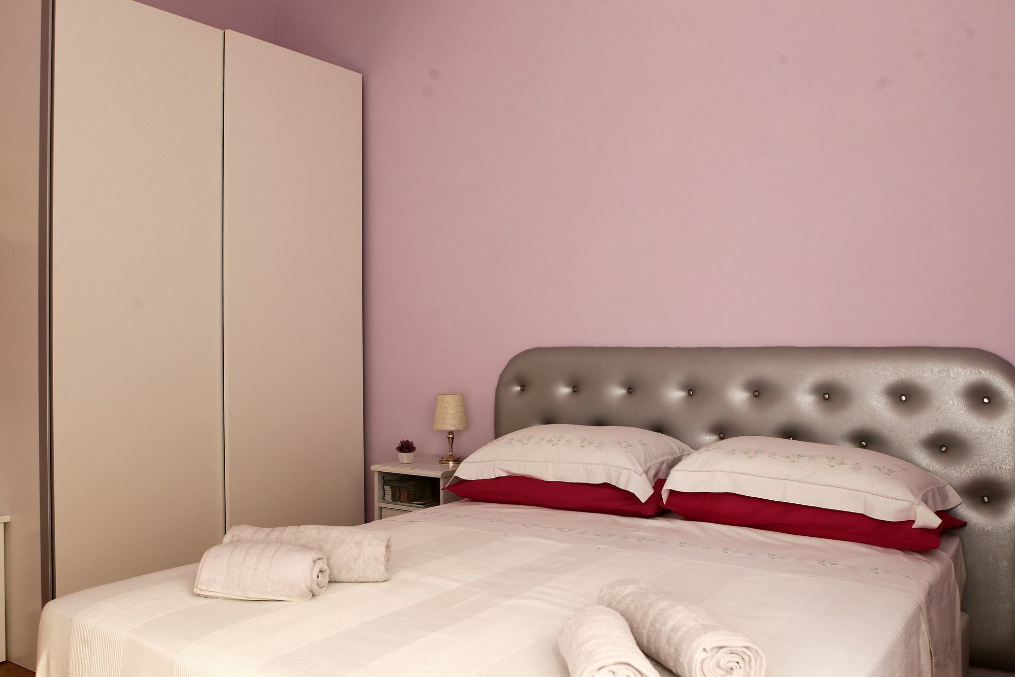 Holiday Home Roma Apartment *