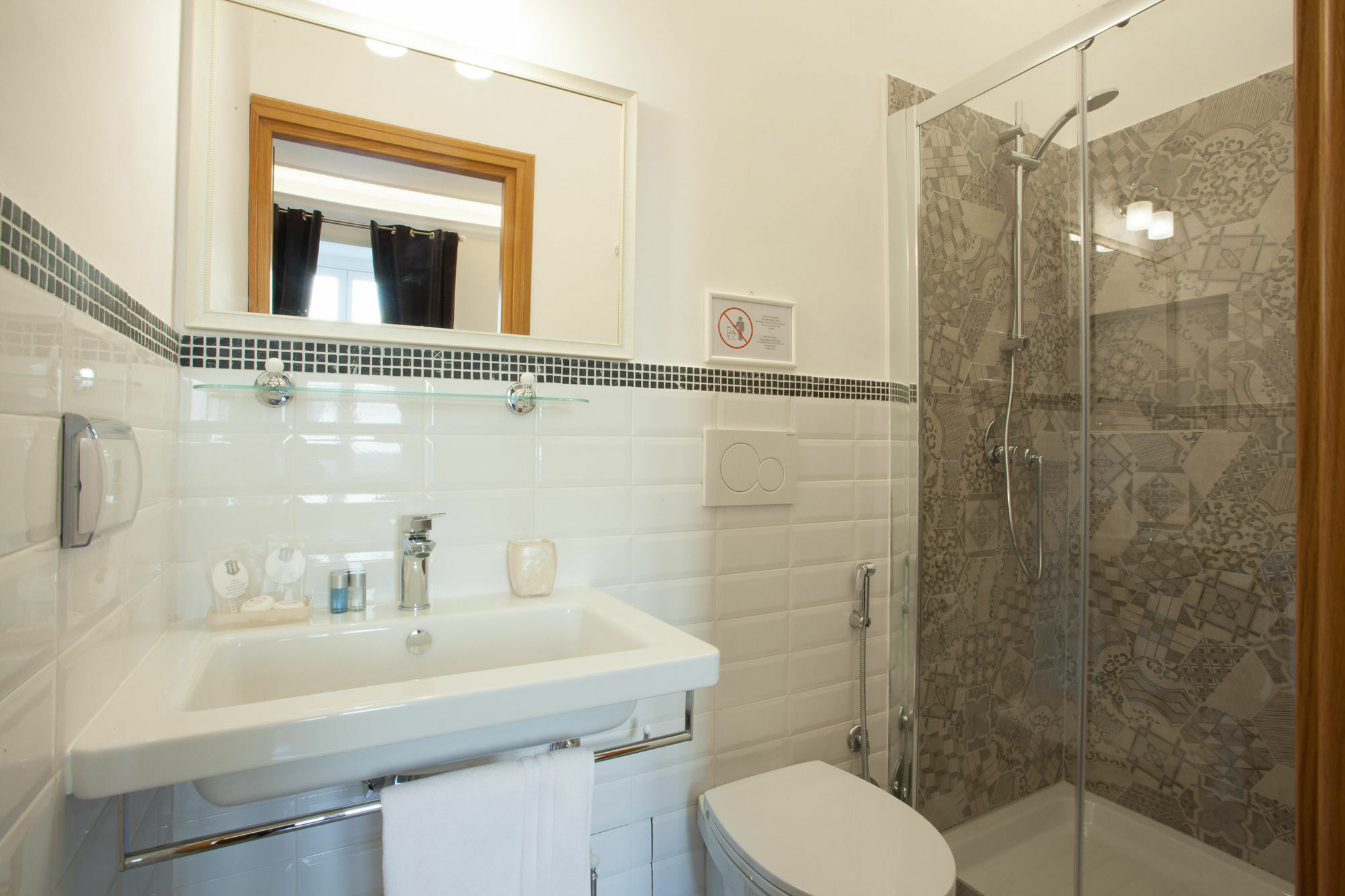 Guest house Innsiderome 3*