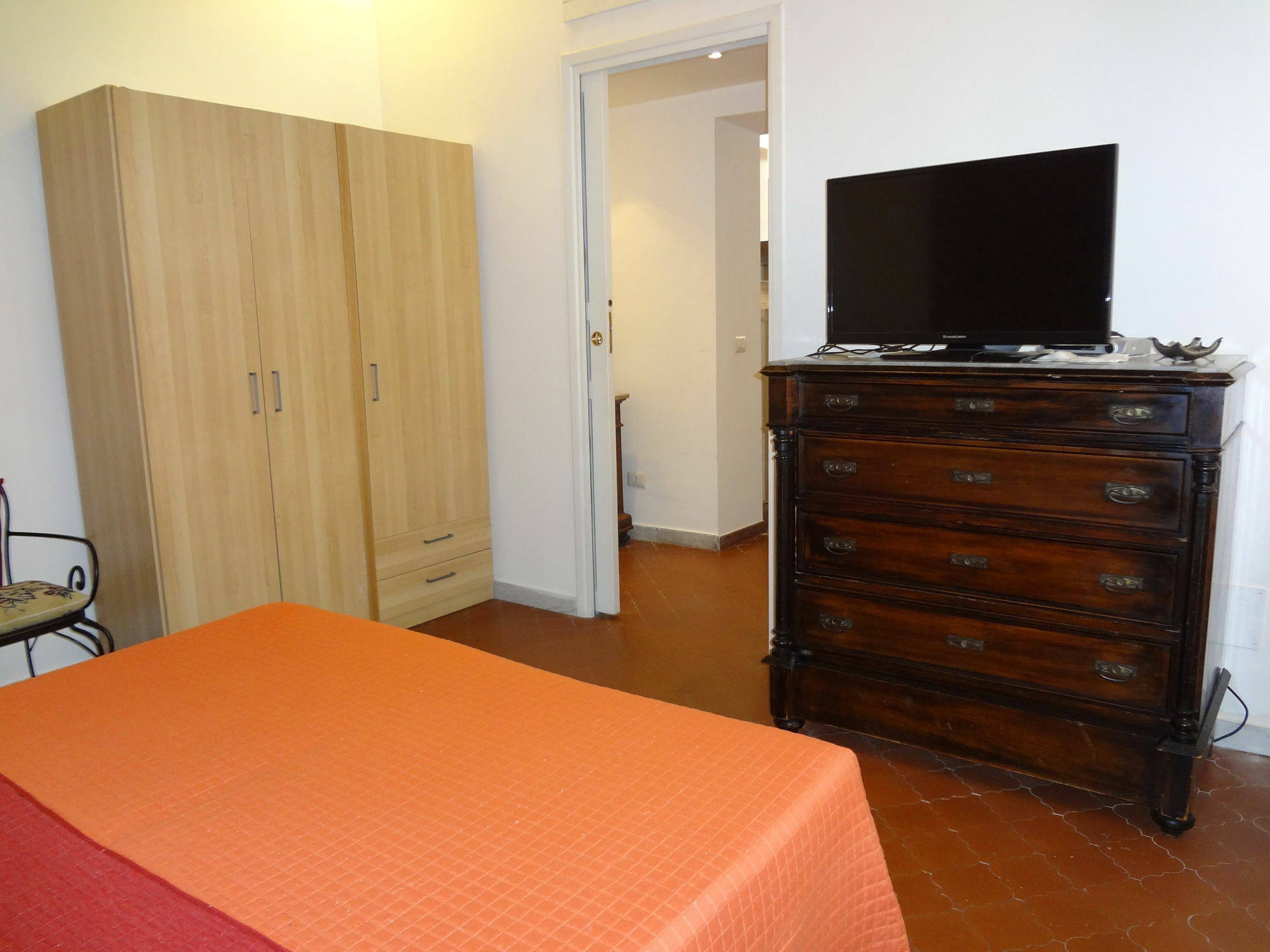 The Trastevere Painter Penthouse * Rome