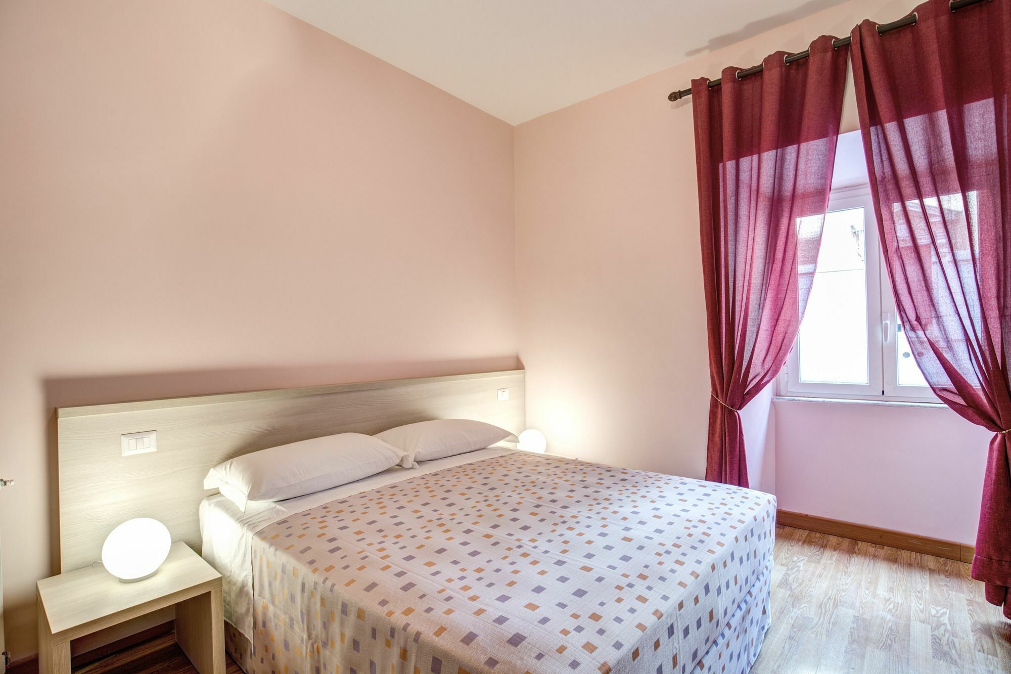 Nuova Monaco Hotel Rome