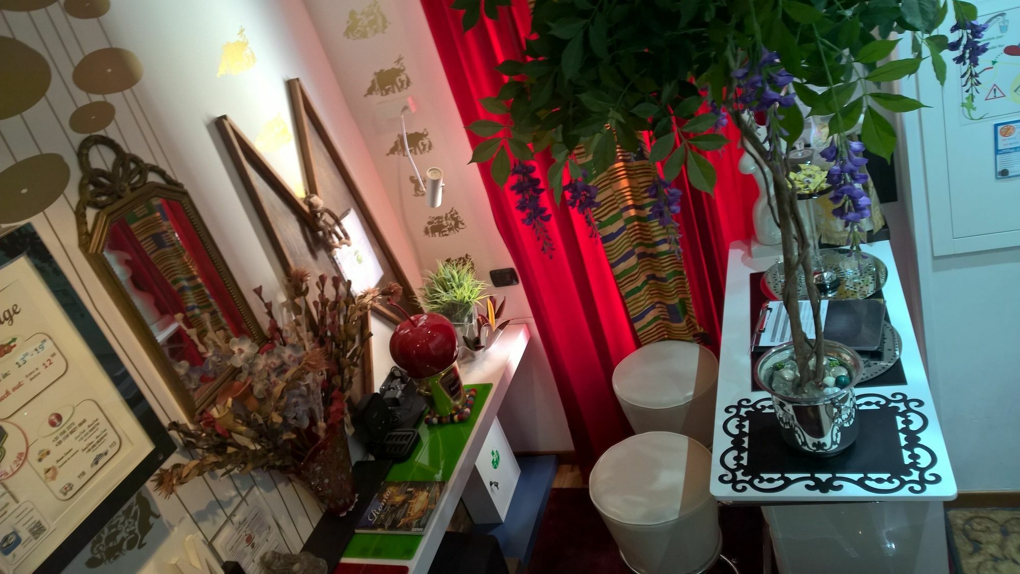 Ecohouse & Bioveg Cafe Rome