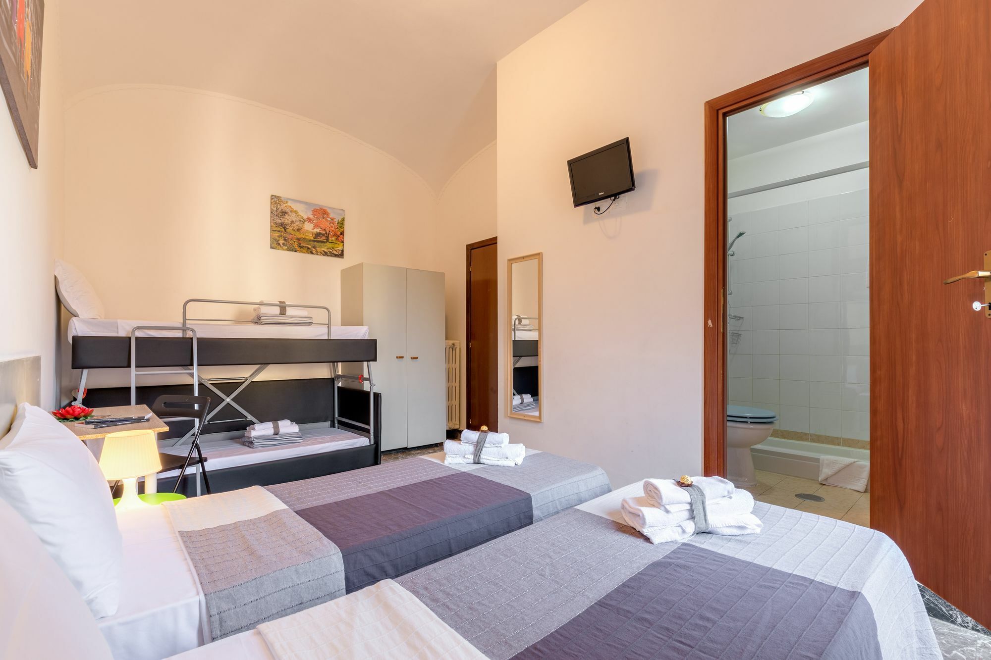 Bed & Breakfast Beb Domus Arbenzio San Giovanni Rome