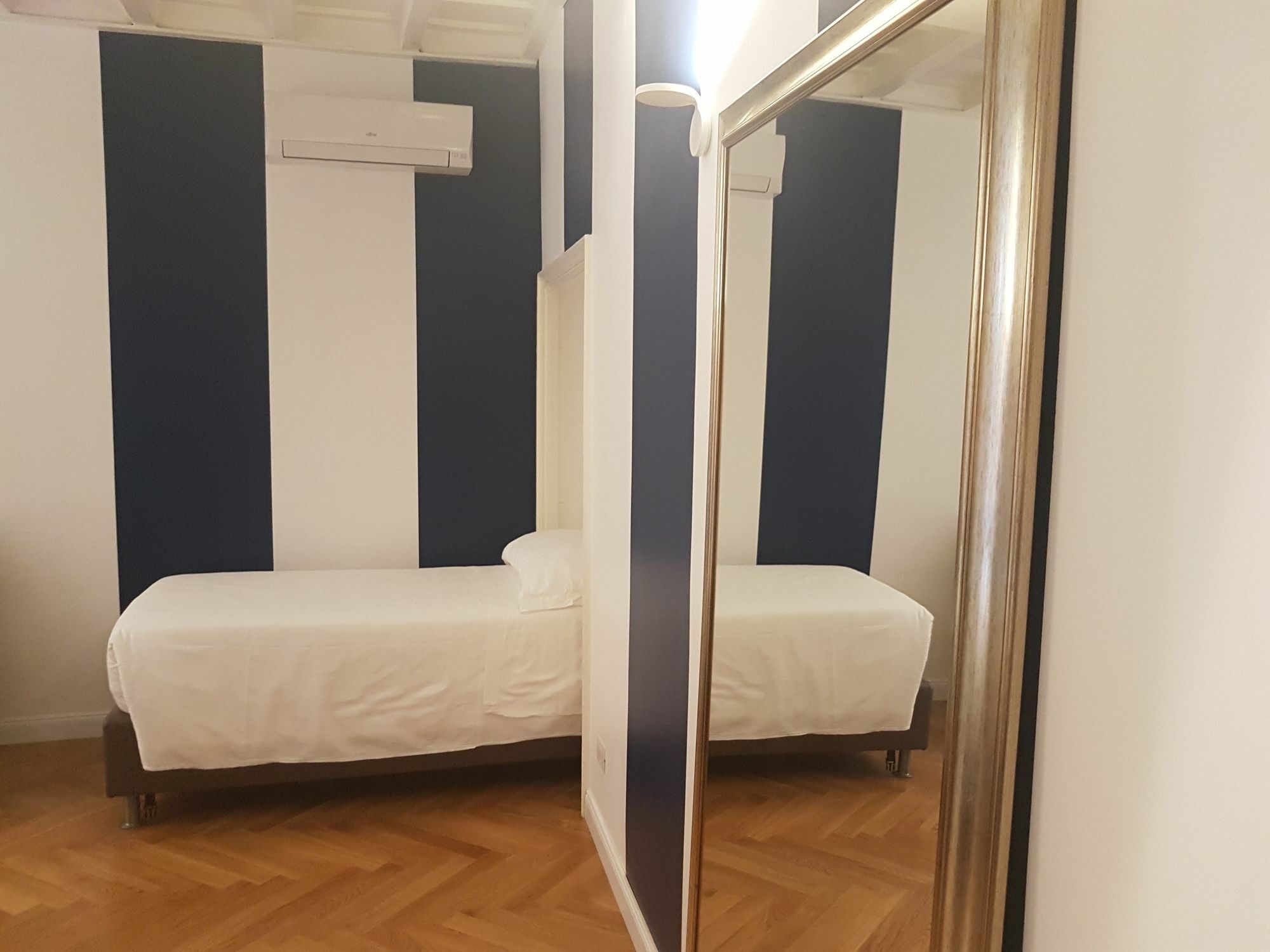 Hotel Maison Palazzo Taverna Rome