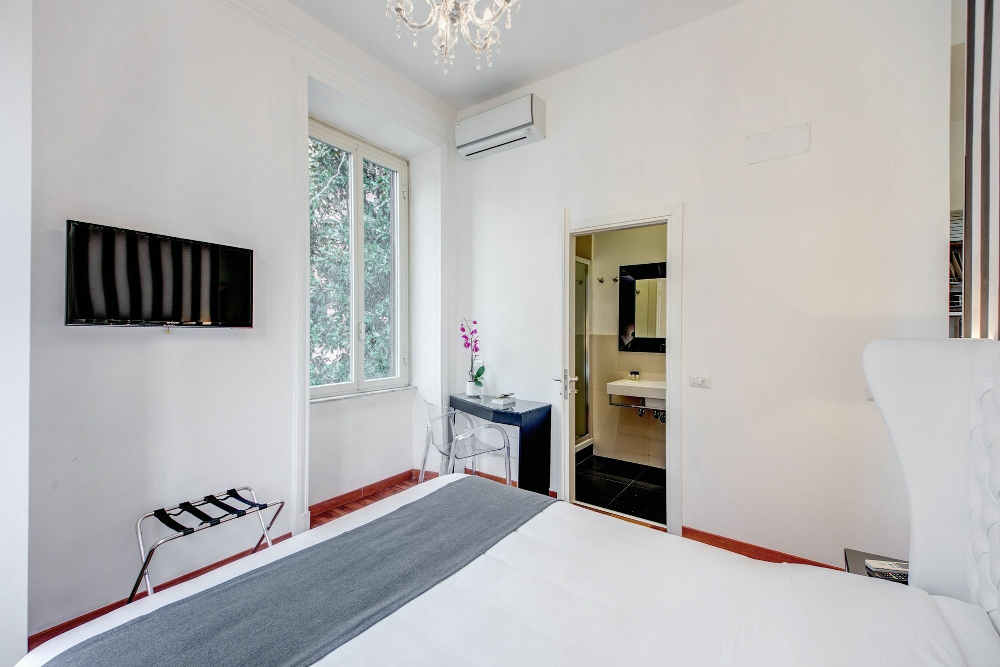 Imperia Guest house