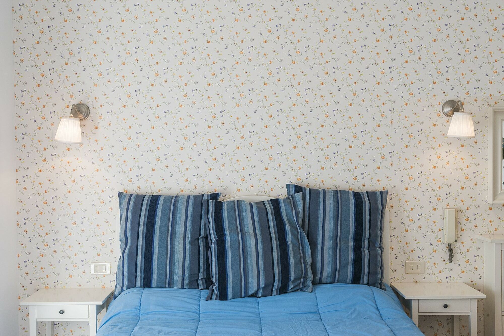 Casale Dell'insugherata Bed & Breakfast 2*