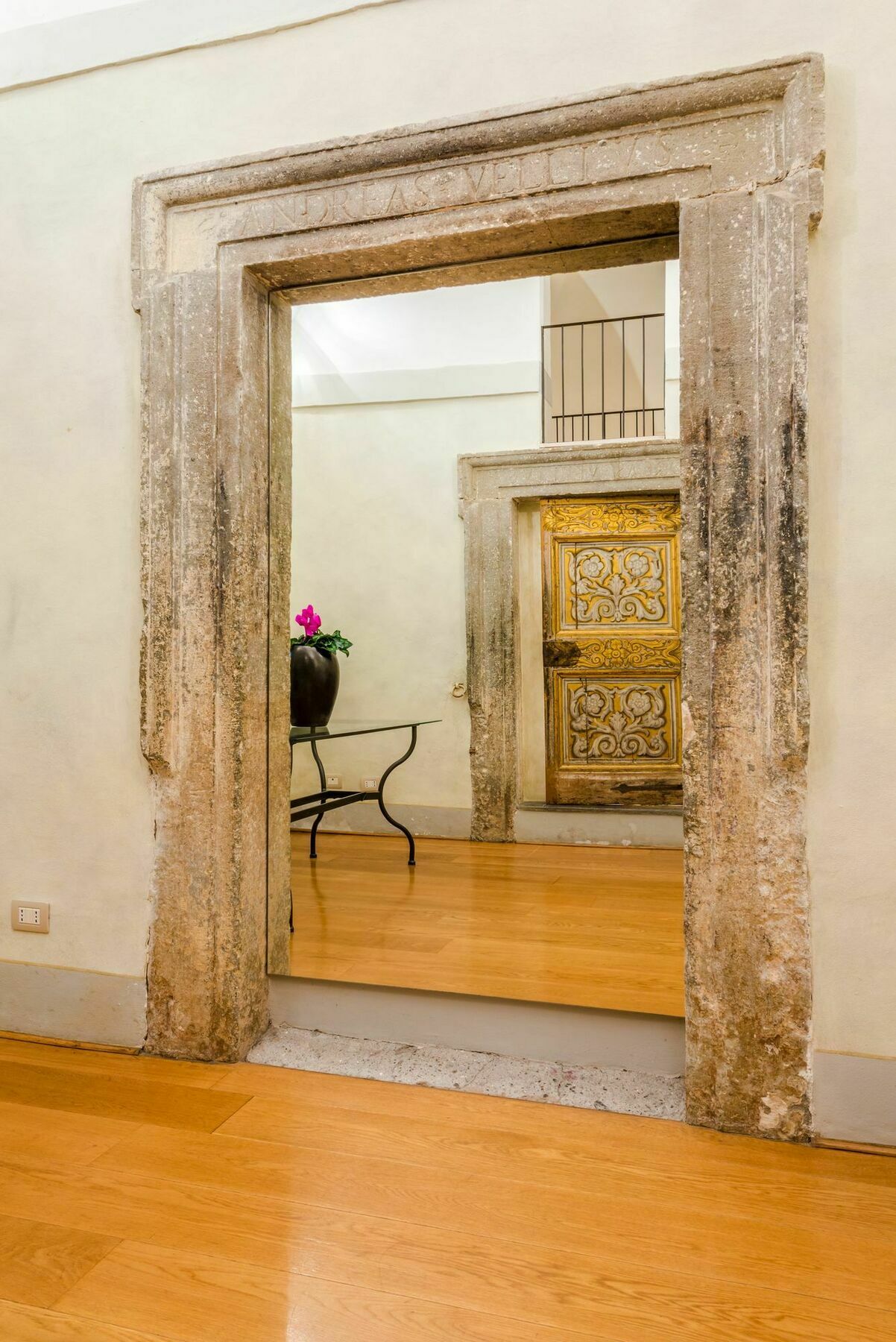 Magenta Luxury Specchi