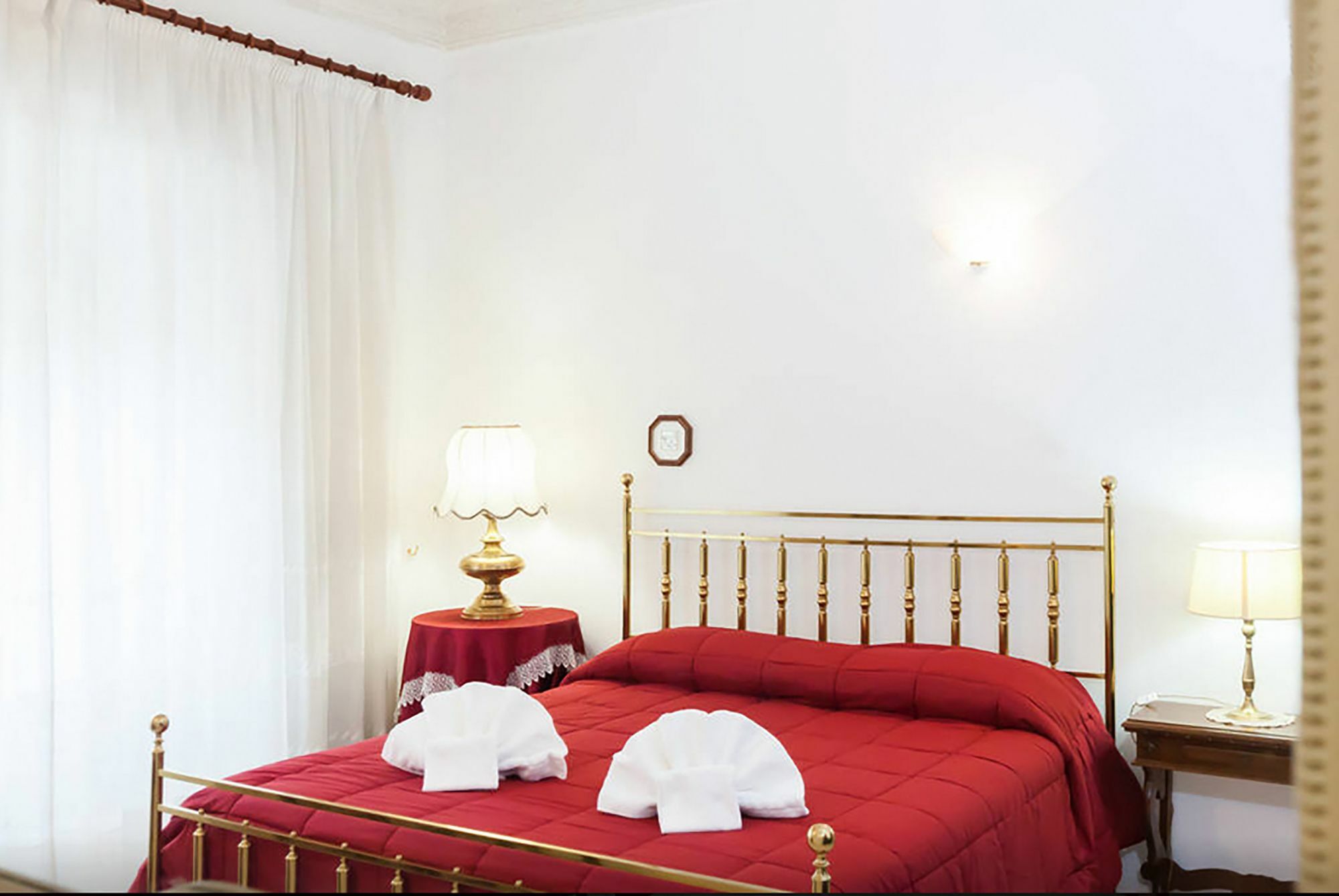 Caterina One O One - Embassy Apartment *
