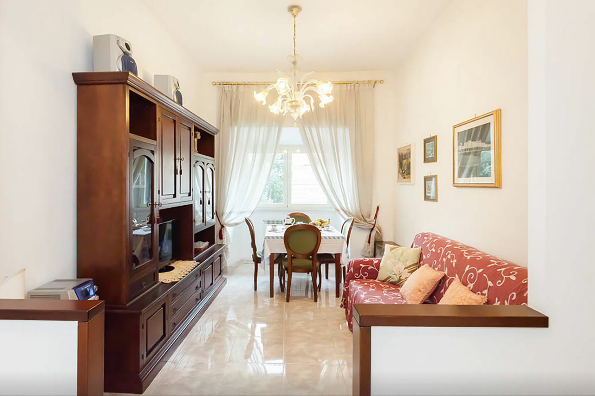 Caterina One O One - Embassy Apartment *