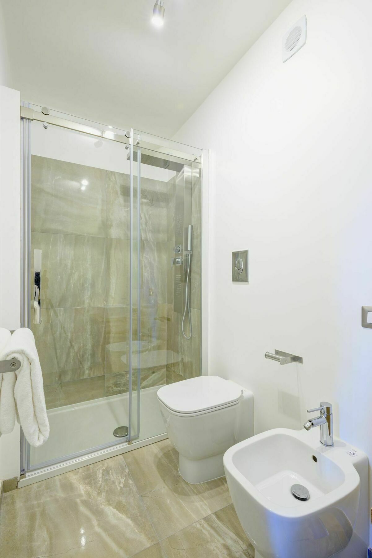 Rhs Rienzo Guest house Rome