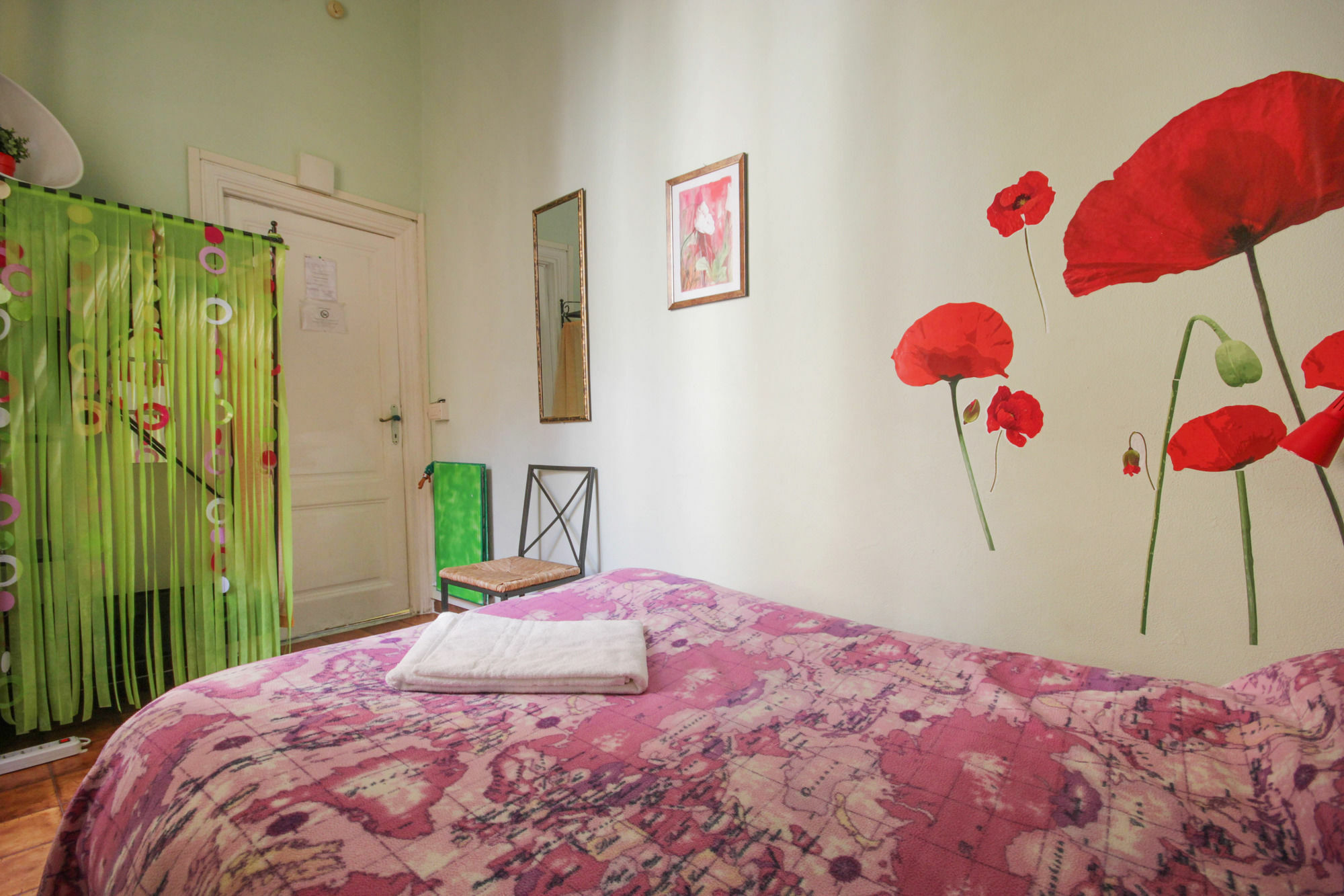 Sixbeds 2* Rome