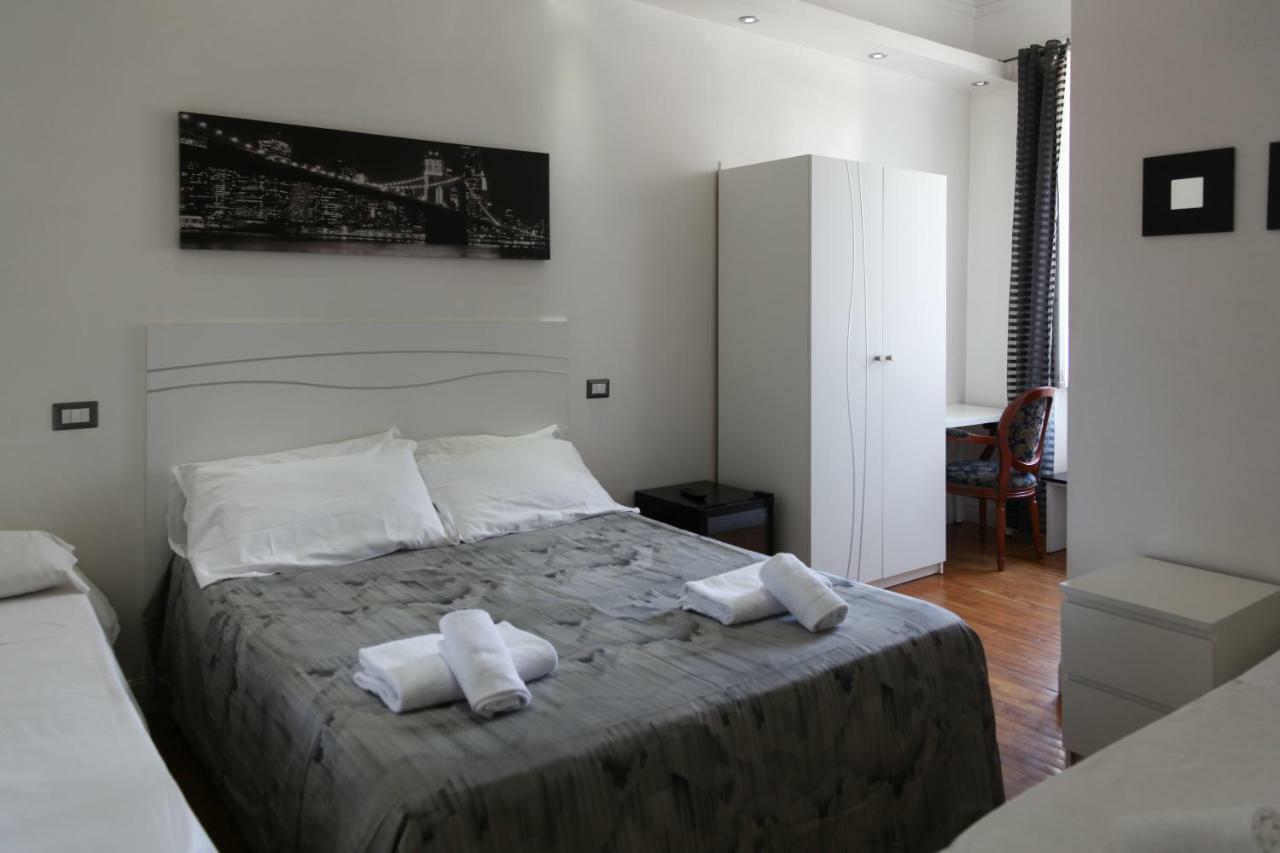 Hotel Vatican And Kitchen
