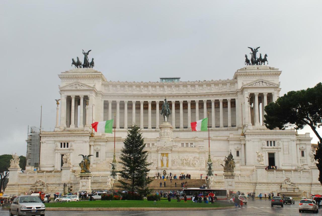 Major Sisters, In The Heart Of Rome