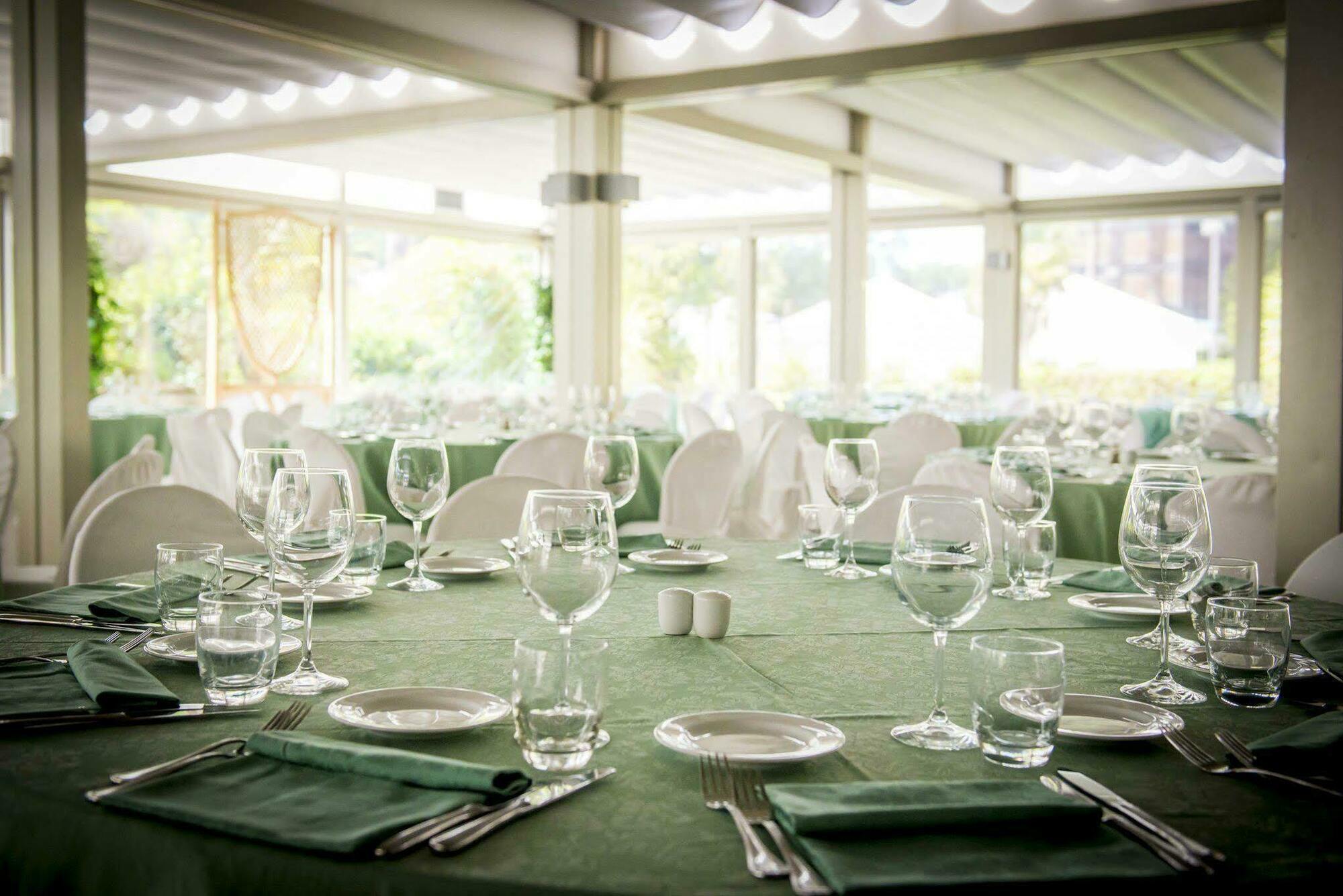 - Eur Parco Dei Medici, An Ihg Hotel Roma