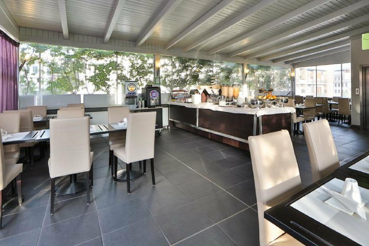 Western Cinemusic Hotel Roma