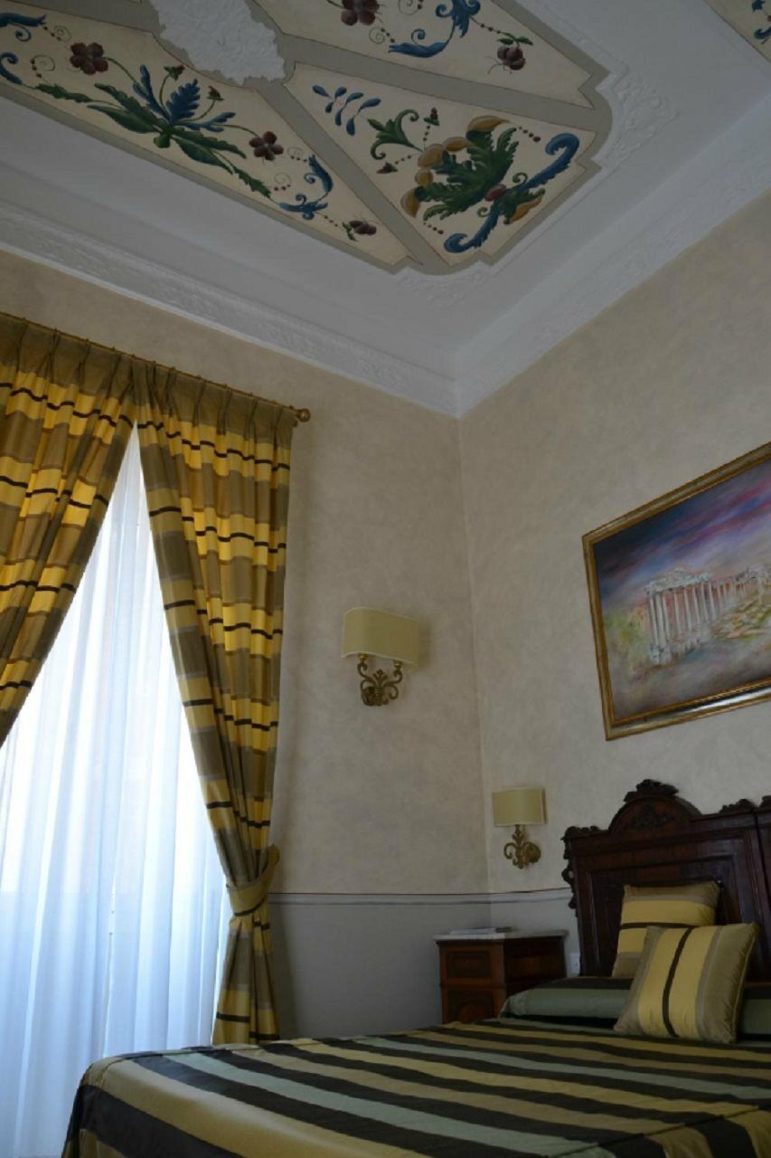 Residenza Sciarra Bed & Breakfast 3*