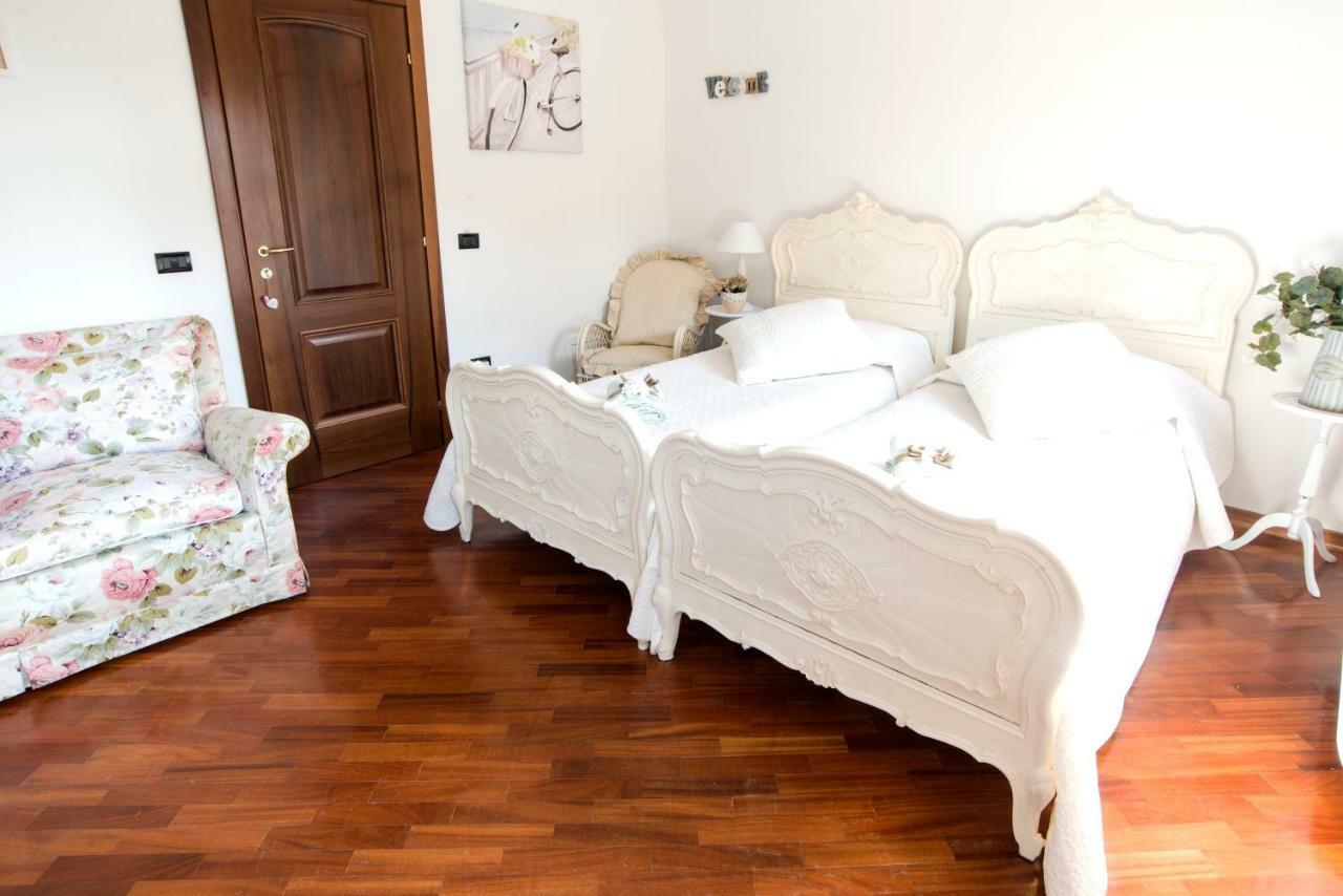 Fiori E Lanterne Bed & Breakfast Rome