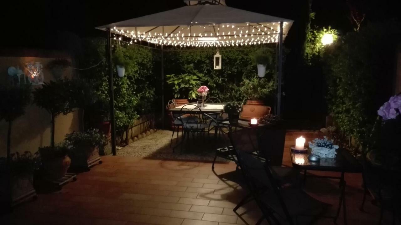 Fiori E Lanterne * Rome