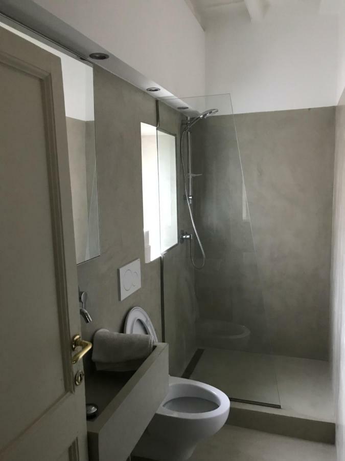 Due Mondi, Pantheon Apartment *