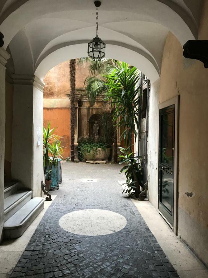 Due Mondi, Pantheon Apartment