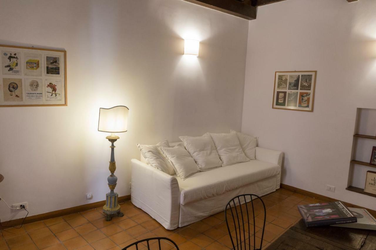 Apartment Behind Navona Rome