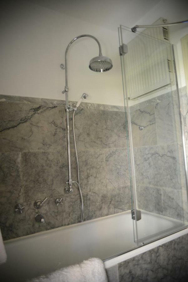 Due Mondi, Pantheon Apartment *
