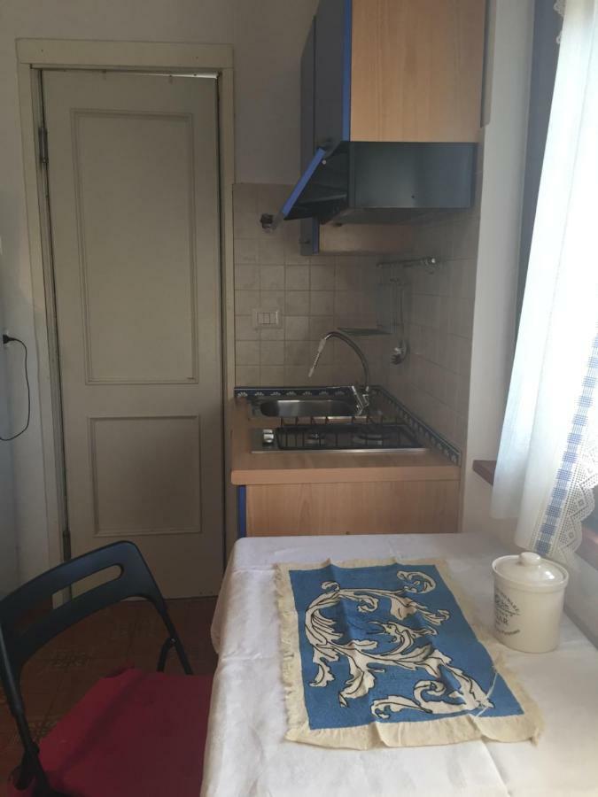 Aurelia In Blu Rome