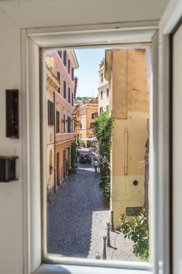 Sora Menica Roma