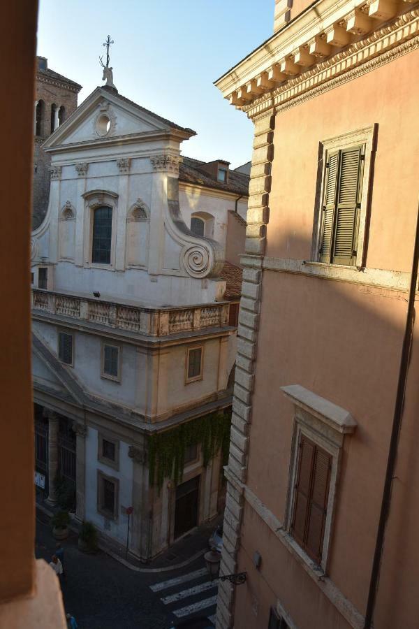 Pantheon Navona * Rome