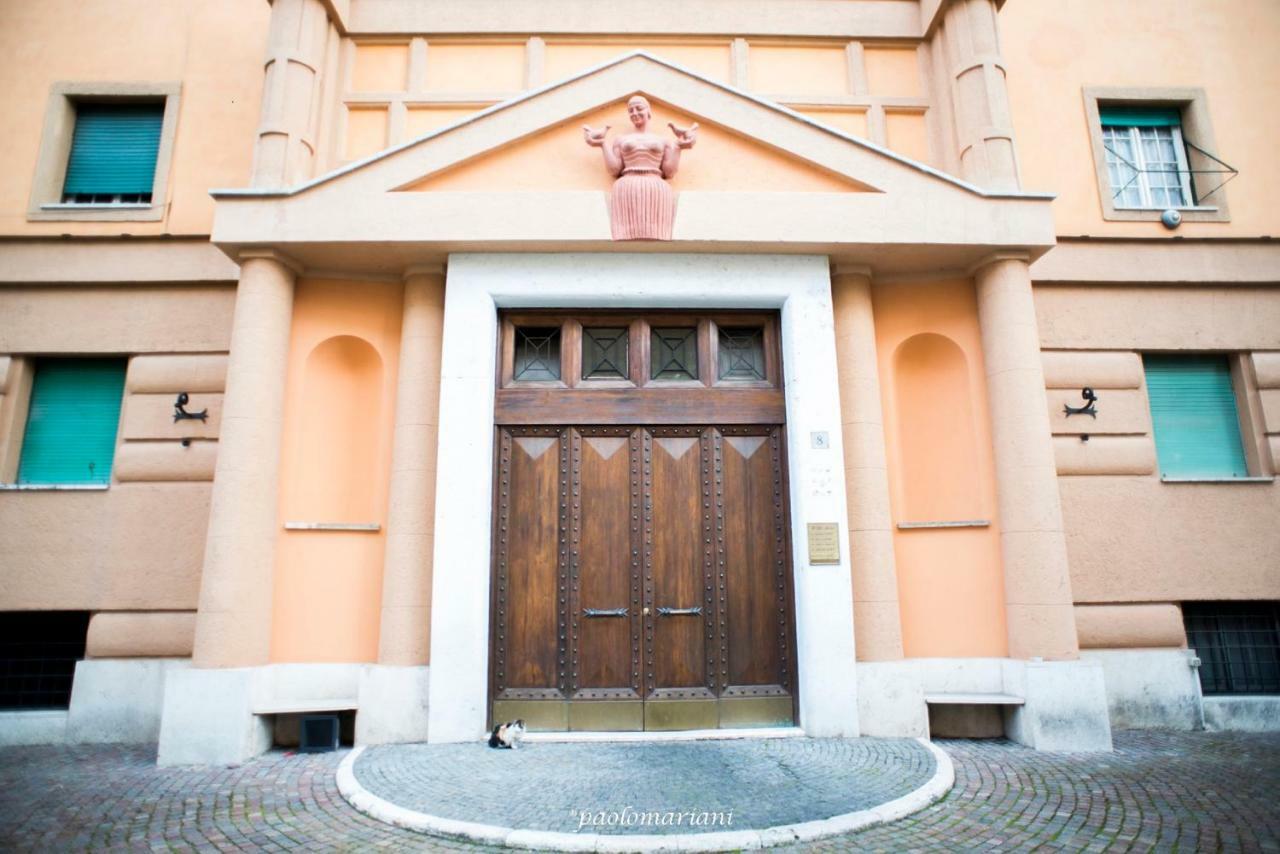 Rhomenjoy Vatican Apartment
