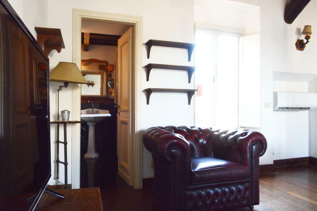 Domus Rotundae Pantheon Apartment *