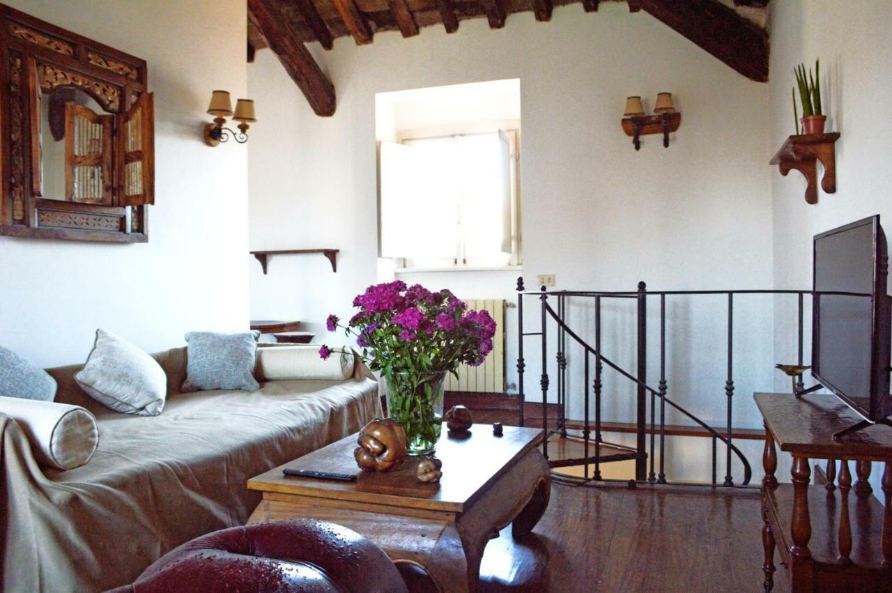 Domus Rotundae Pantheon Apartment *