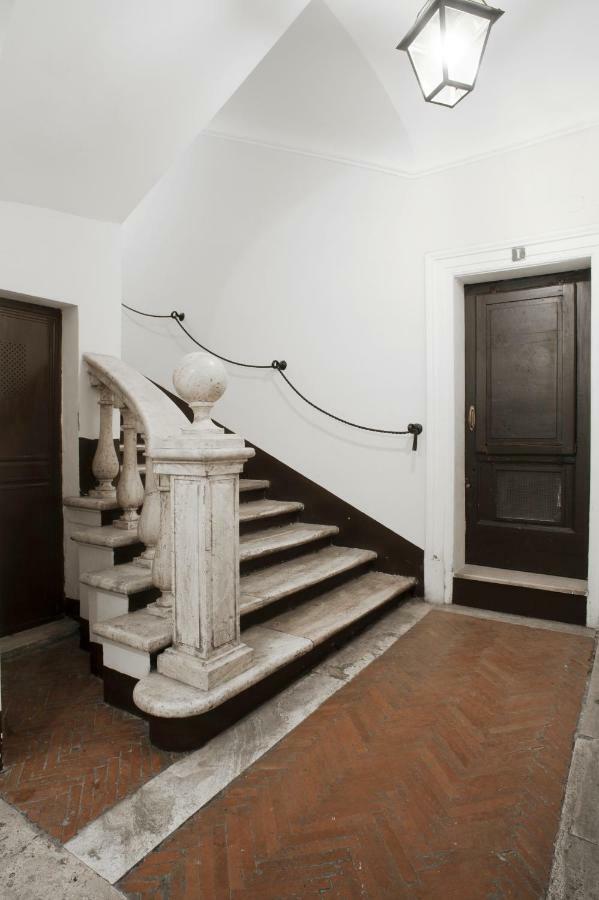 Santa Cecilia In Via Del Corso Rome