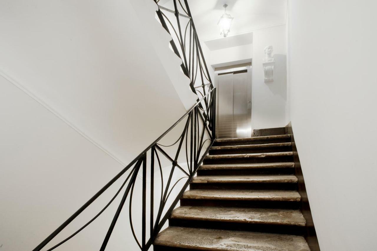 Santa Cecilia In Via Del Corso