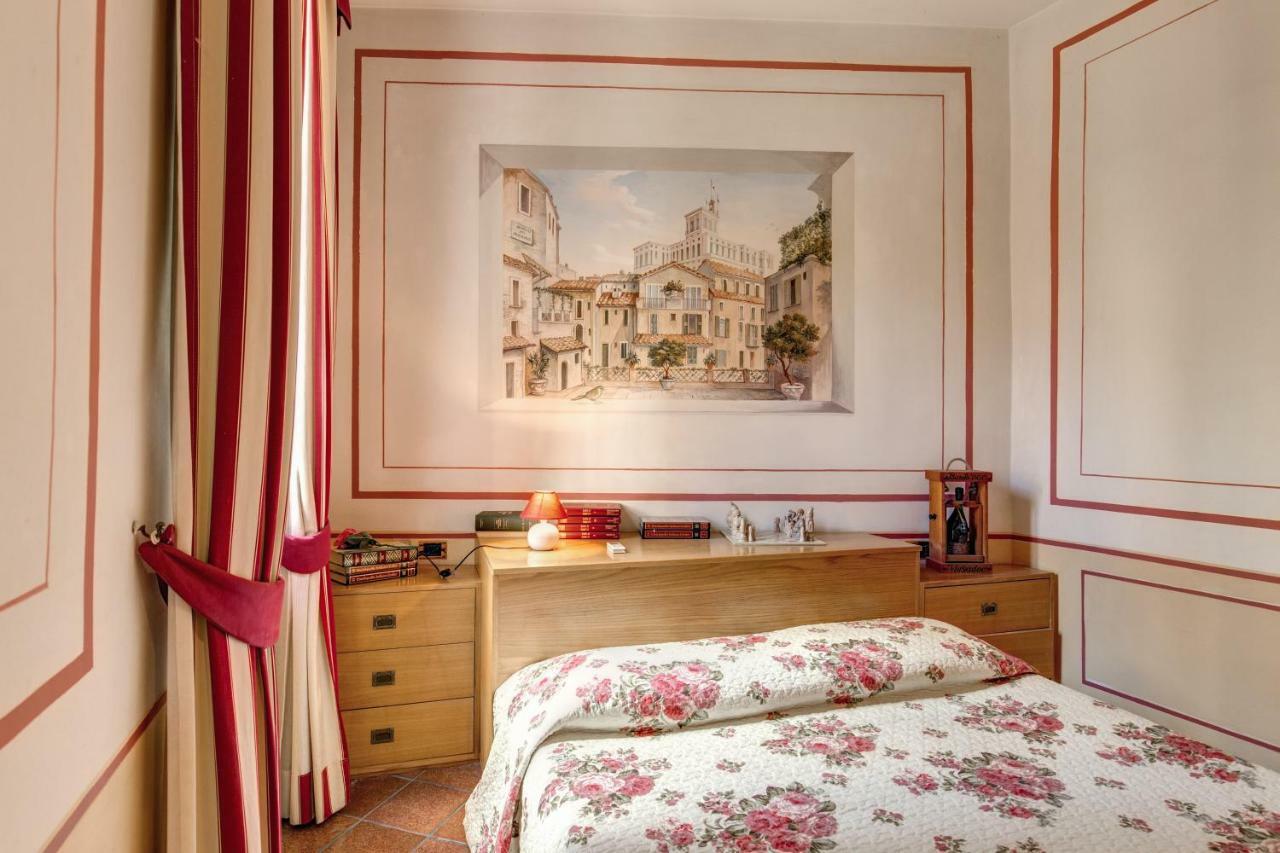 Apartment Lovely Flat By The Trevi Fountain Rome
