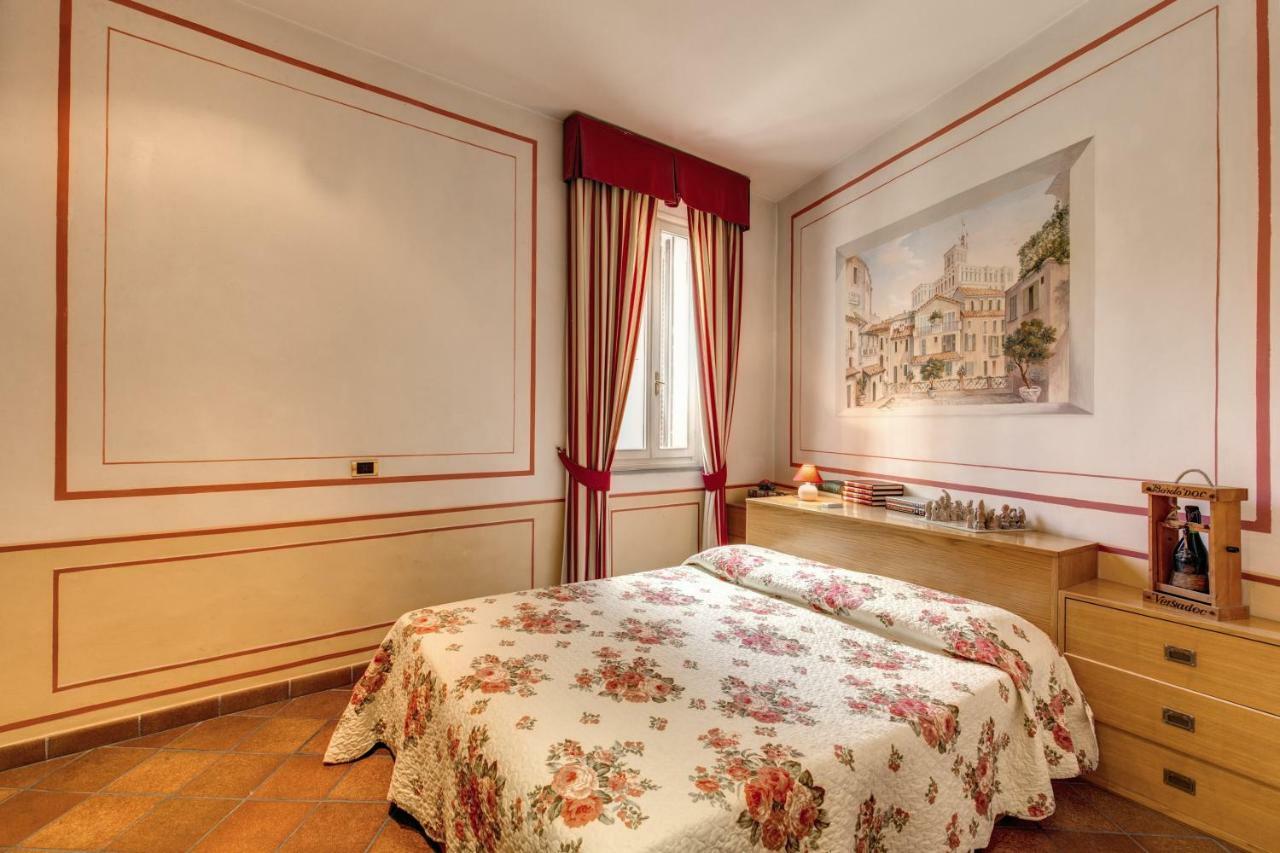 Lovely Flat By The Trevi Fountain Apartment