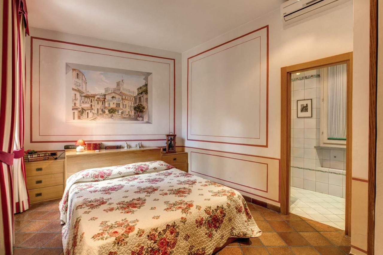 Lovely Flat By The Trevi Fountain Apartment