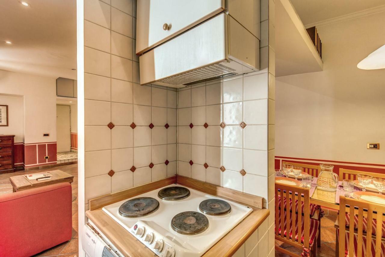 Apartment Lovely Flat By The Trevi Fountain Rome