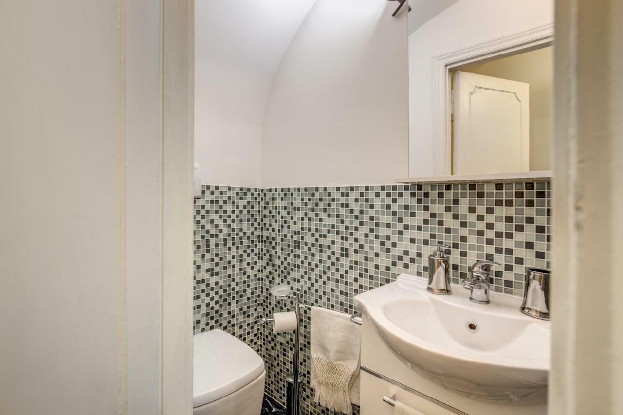 Fori Imperiali Lovely Apartment Rome