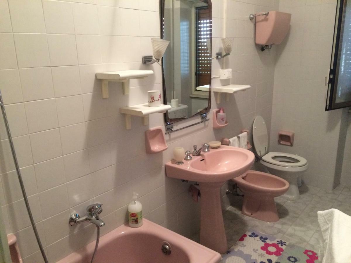 Manuela's Cozy Trastevere Apartment Rome