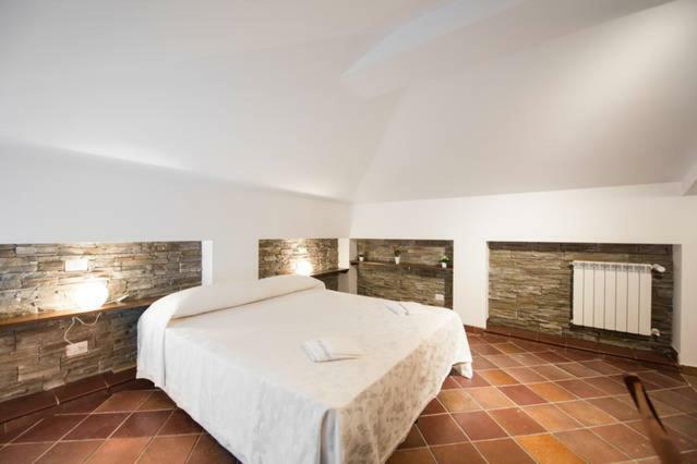 B&B Glicini Rome