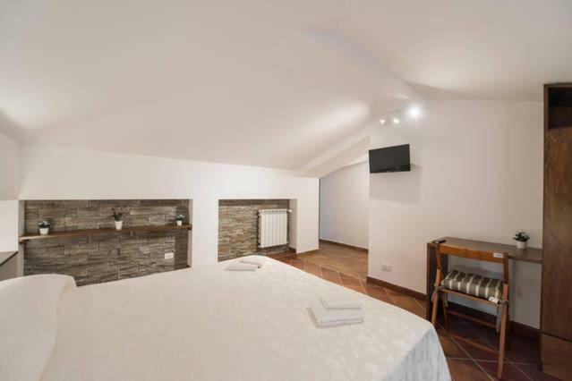 B&B Glicini Rome