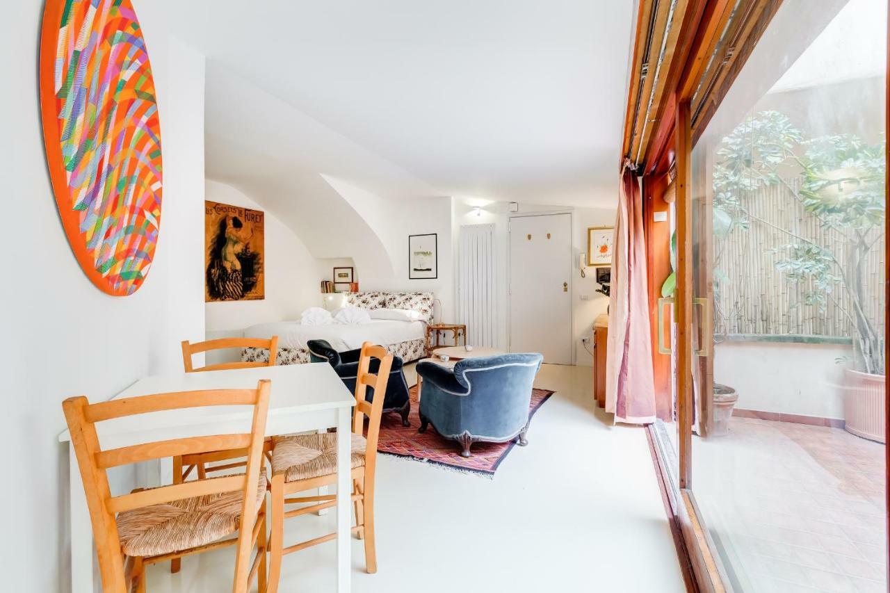 Apartment Al Portico 39 With Terrace Rome
