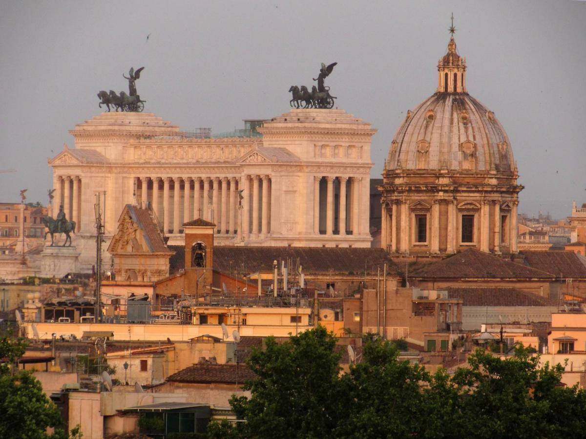 Santonofrio Sky Terrace Penthouse Apartment Rome